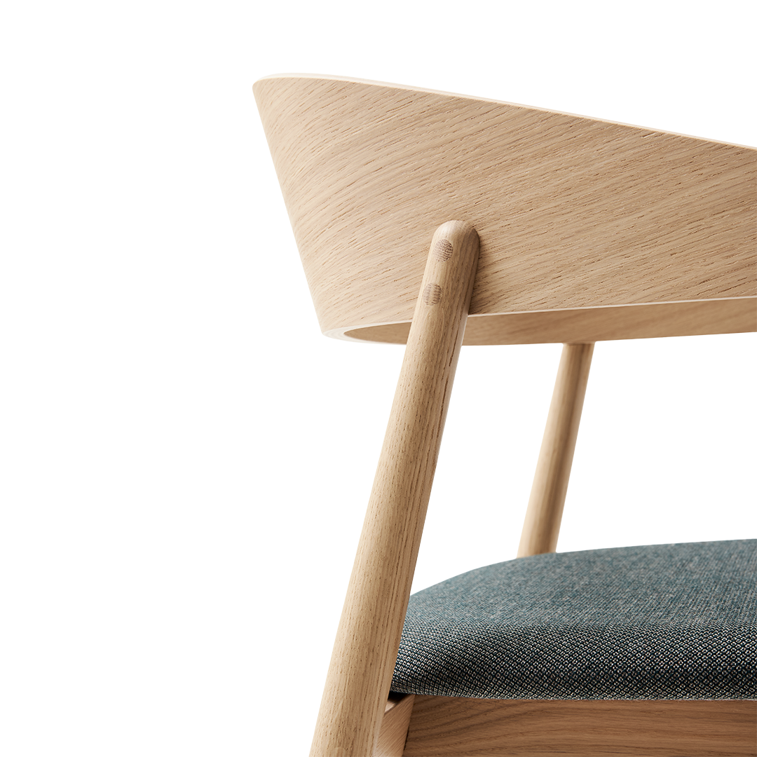 AC2 Chair - Oak upholstered
