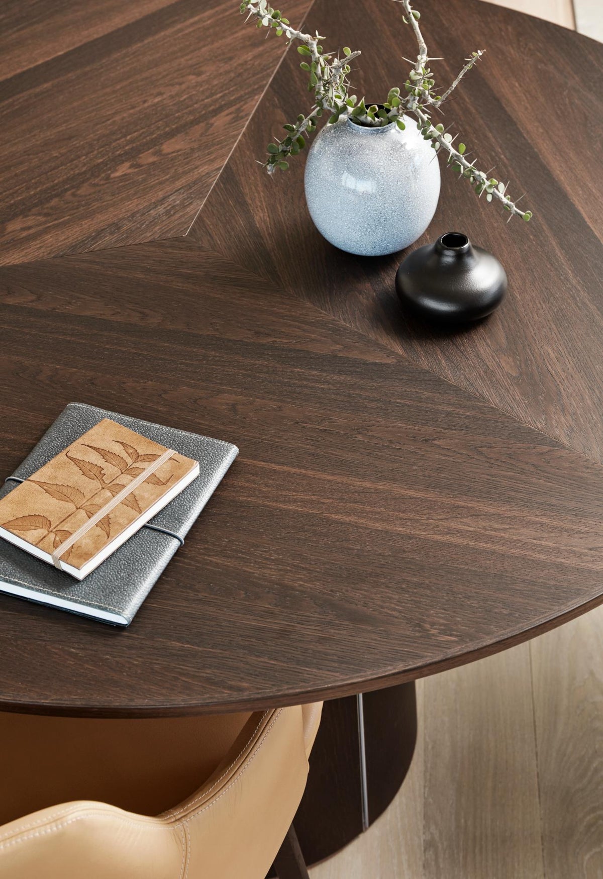 SM33 Round Extension Table