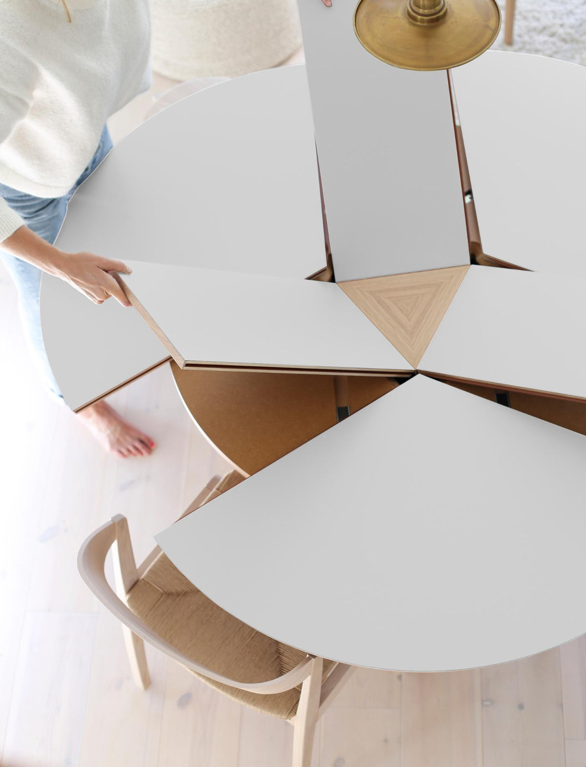 SM33 Round Extension Table
