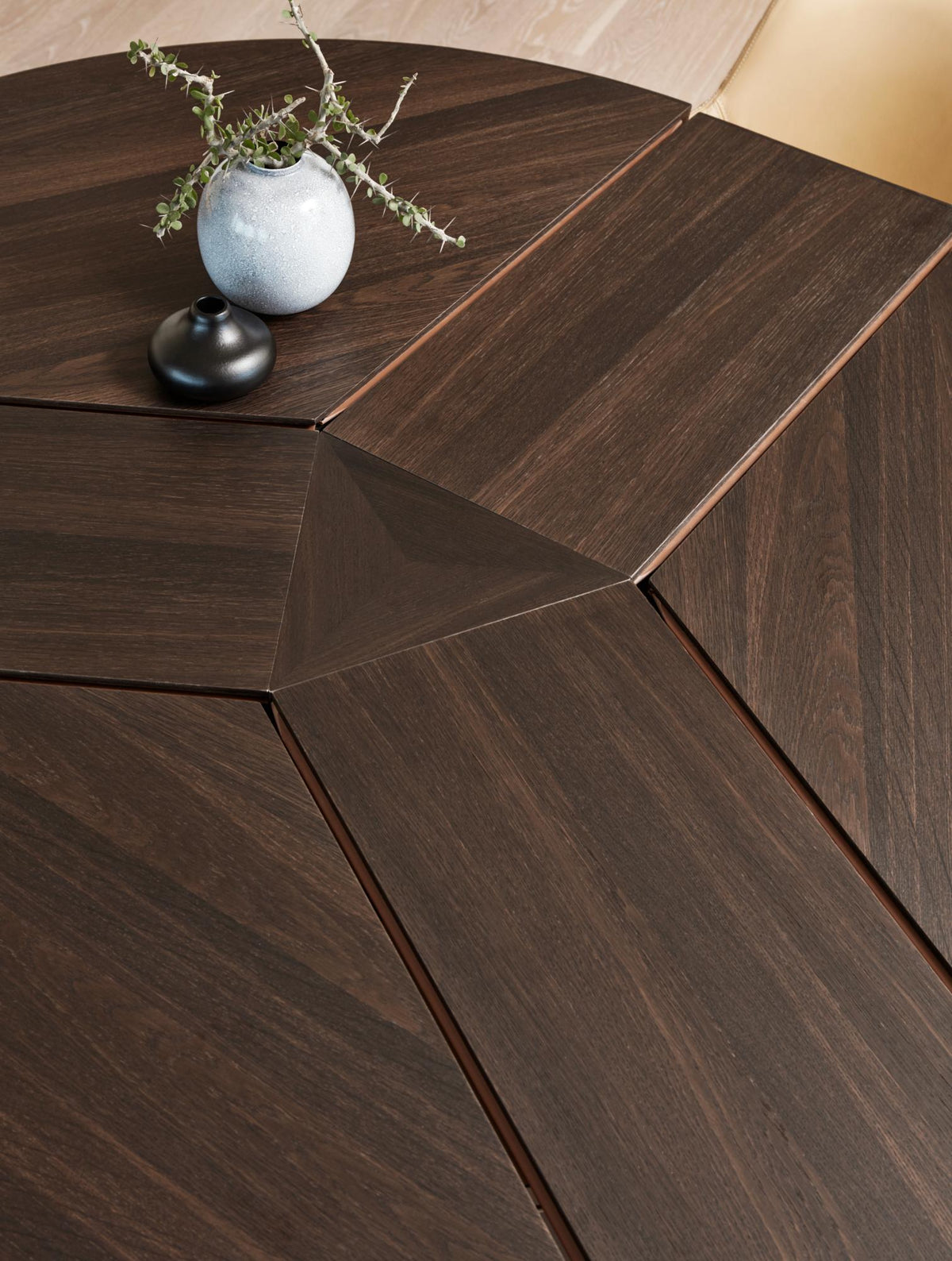 SM33 Round Extension Table