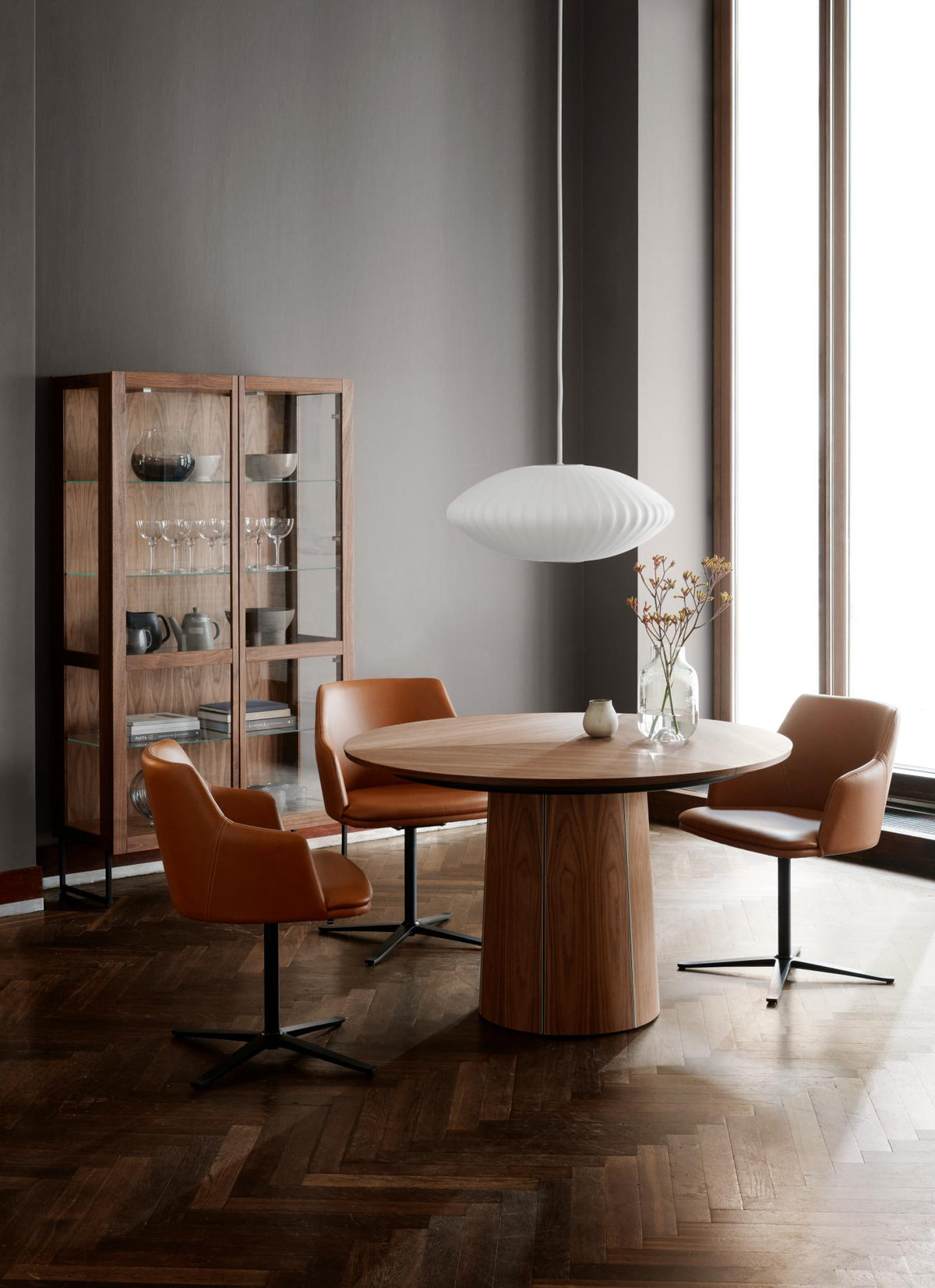SM33 Round Extension Table