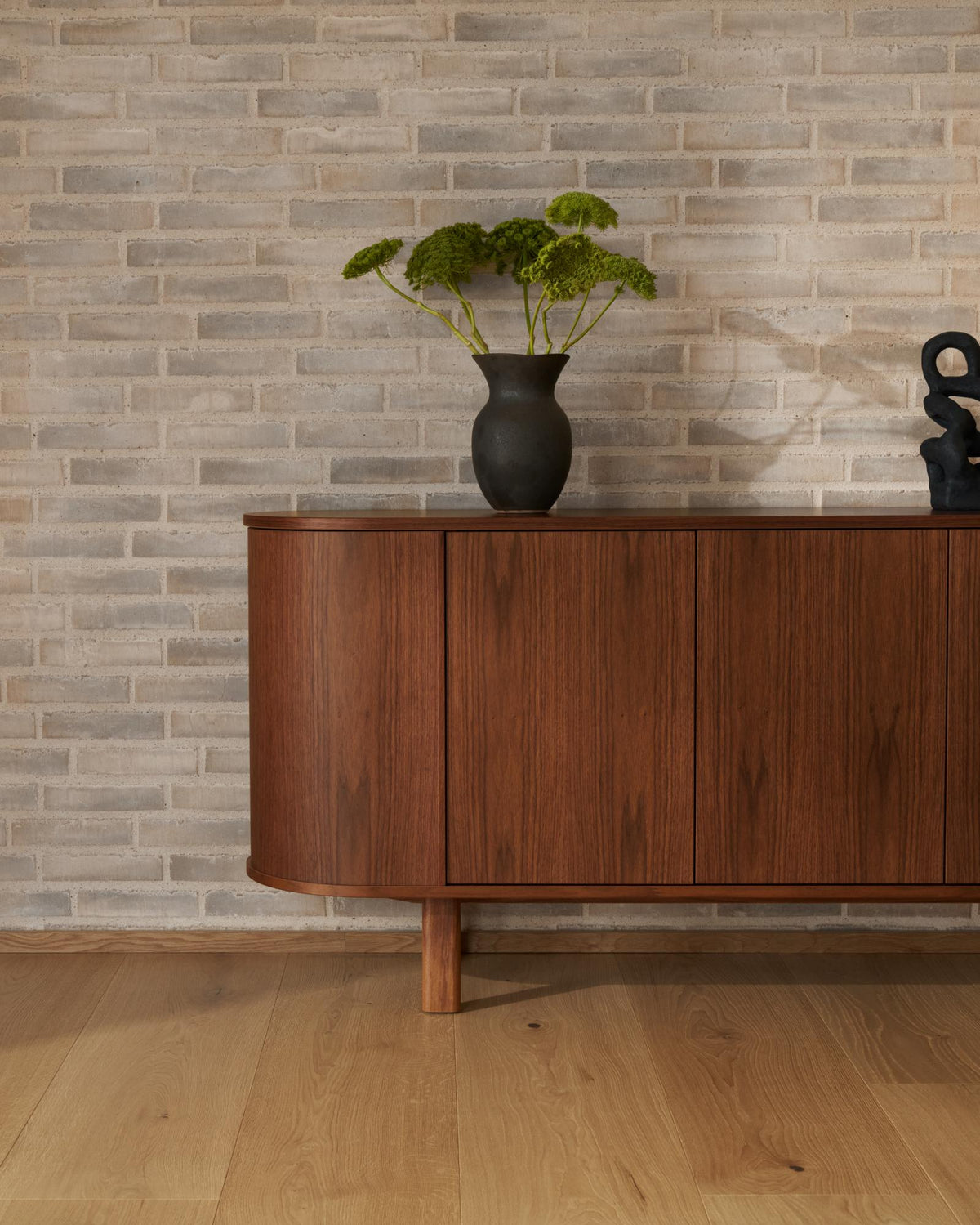 SM543 Sideboard