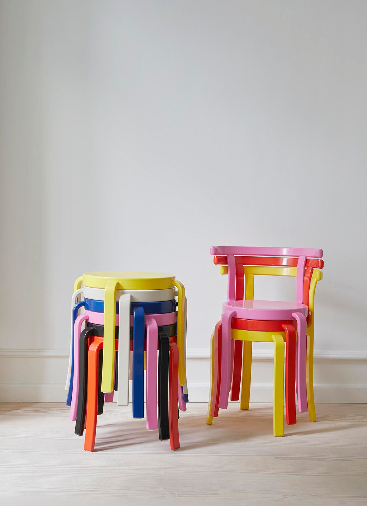 8000 Series Stool