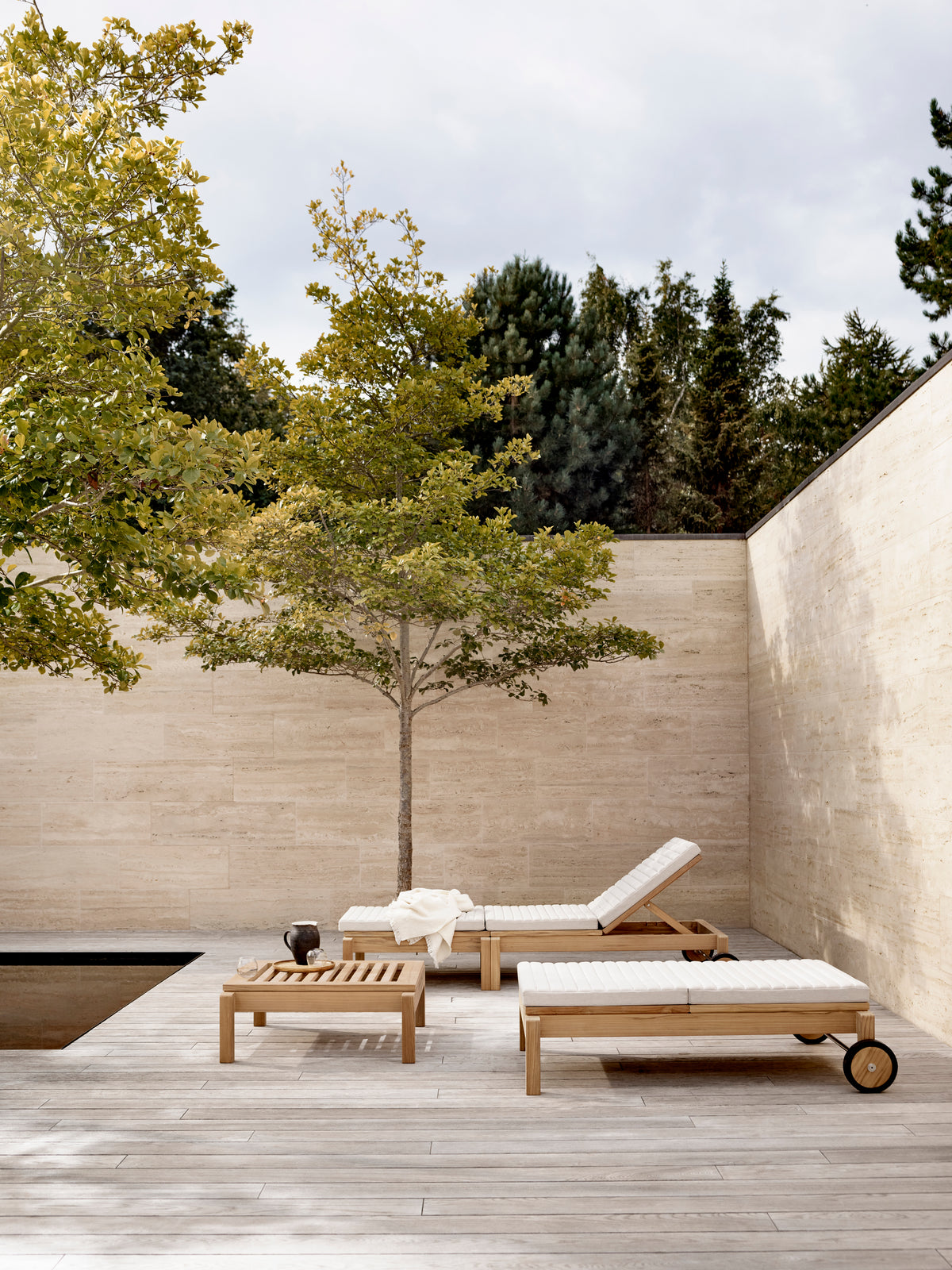 AH604 Outdoor Lounger