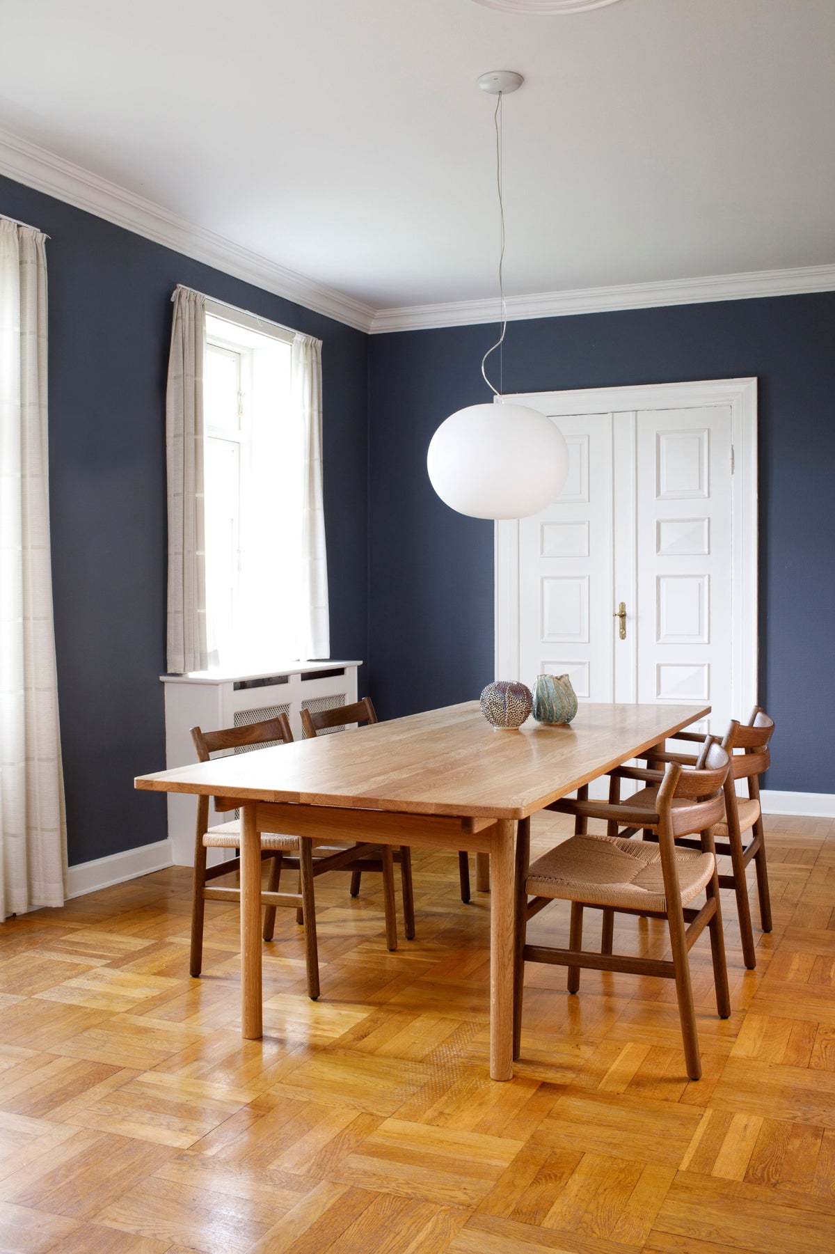 Brú Table
