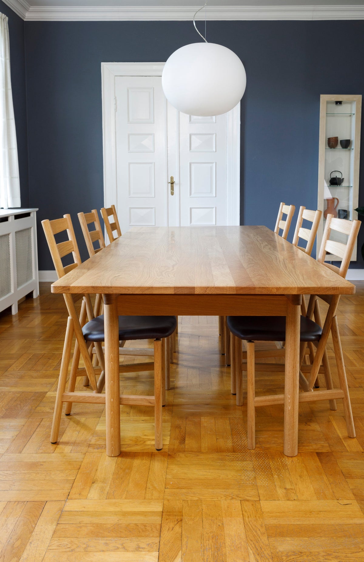 Brú Table