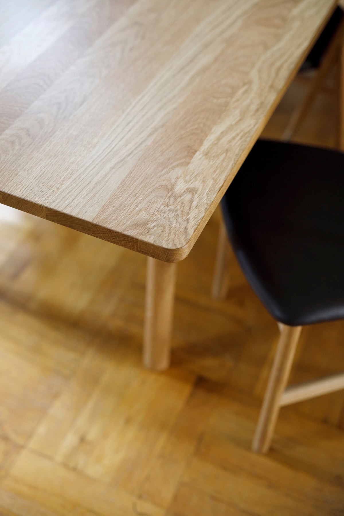 Brú Table