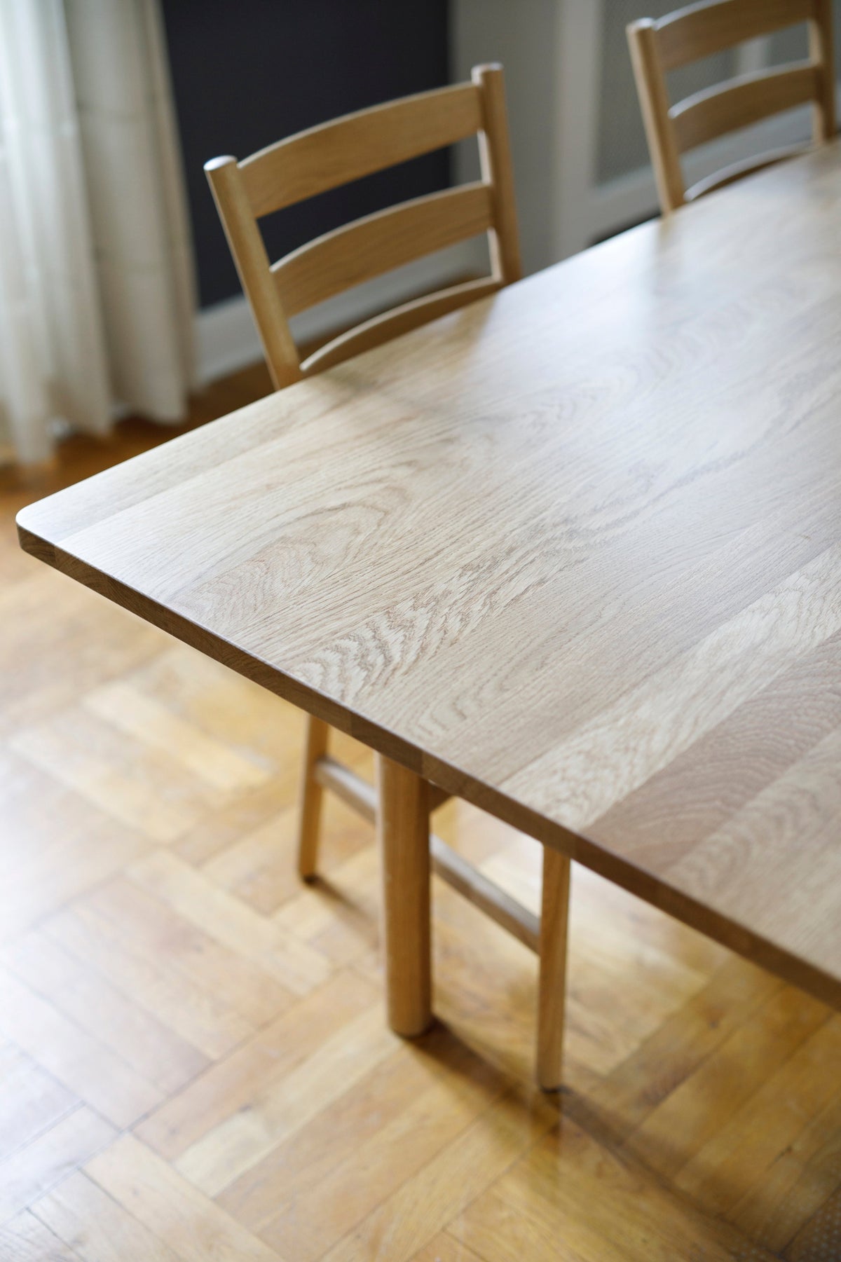 Brú Table