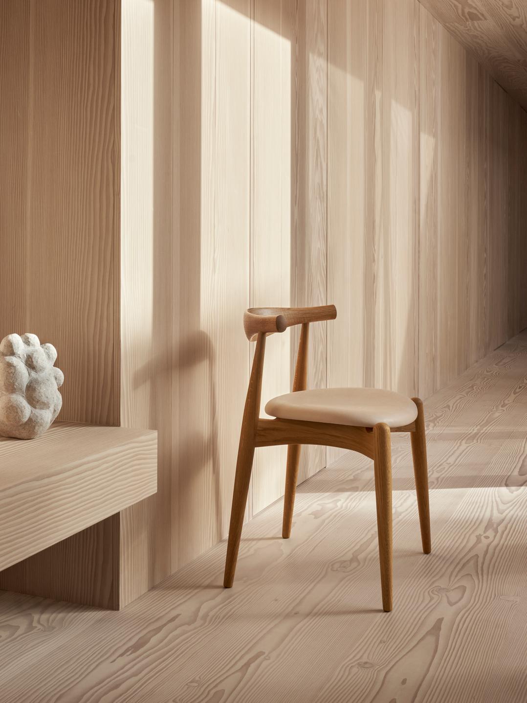 CH20 Elbow Chair