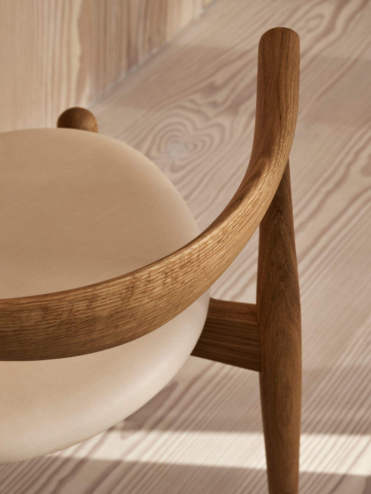 CH20 Elbow Chair