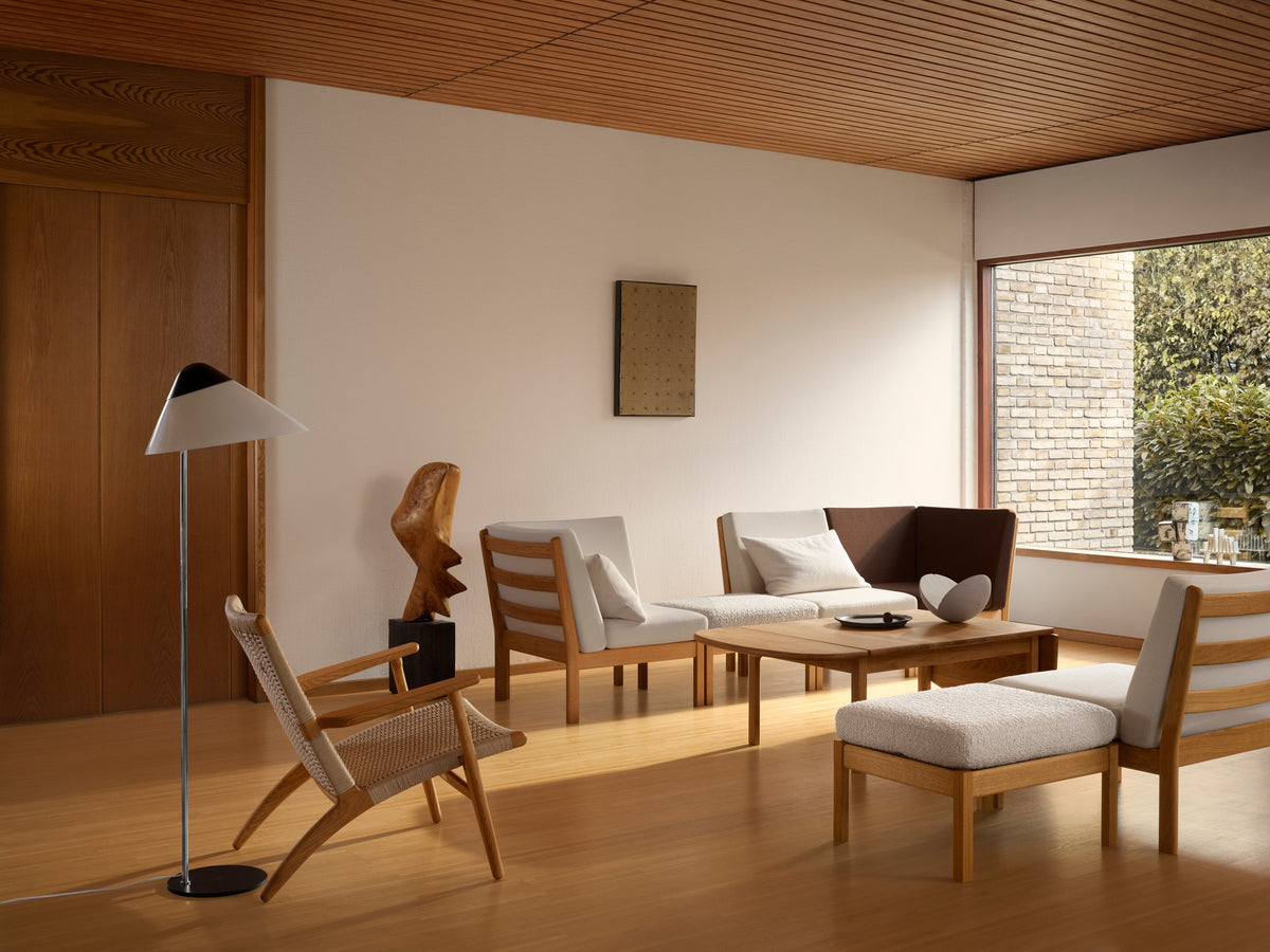 CH25 Lounge Chair