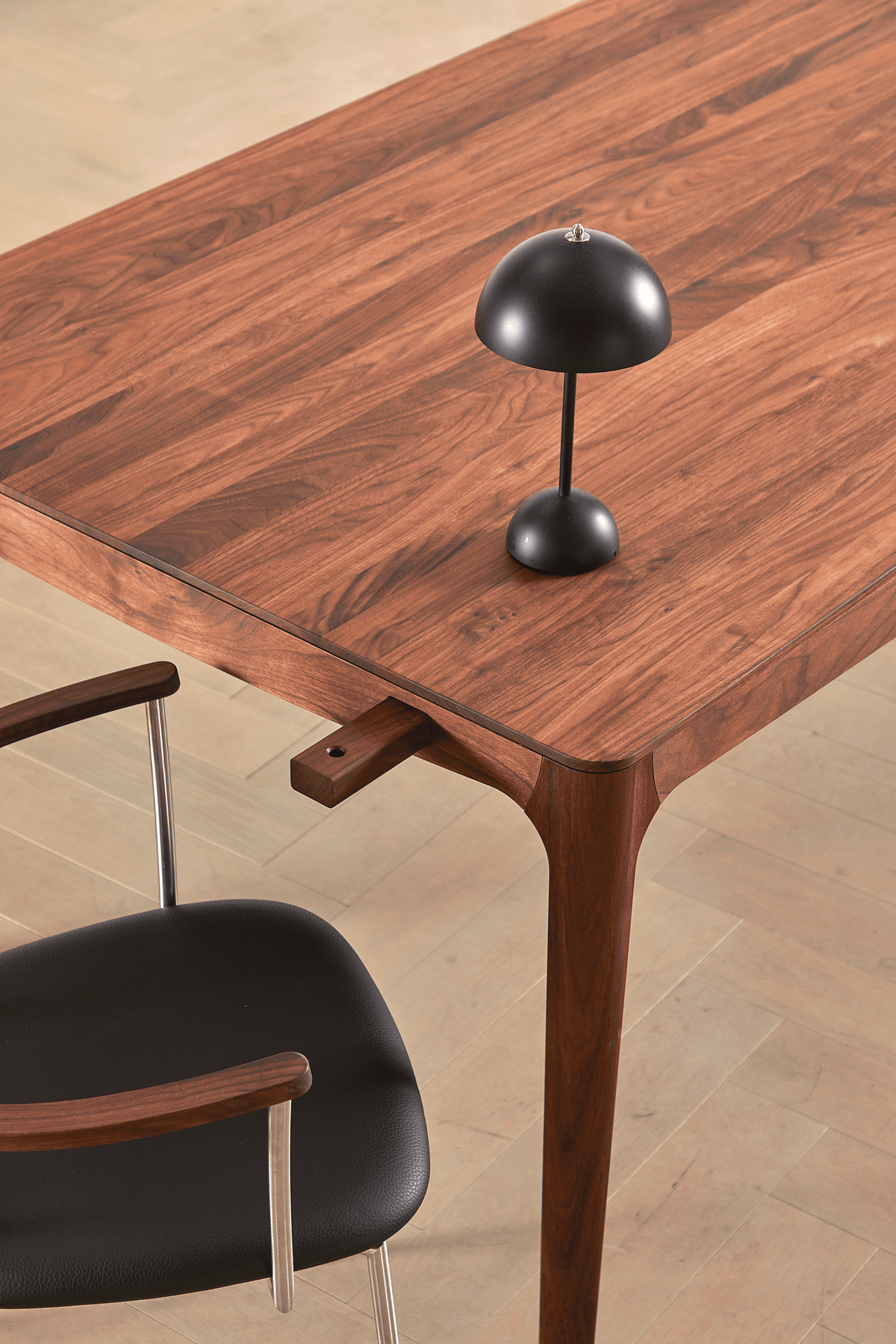 GM 3720 RO Solid Wood Table