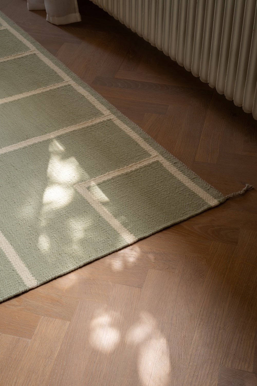 Rug VK-1  Olive/White