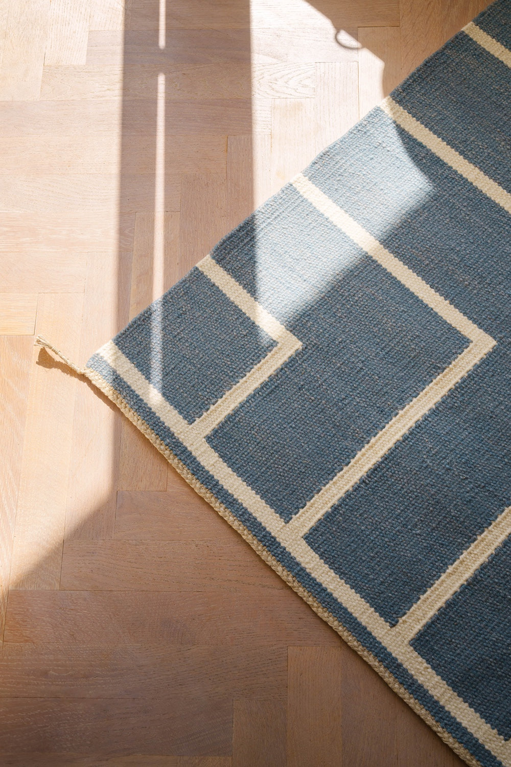 Rug VK-1  Light Blue/White