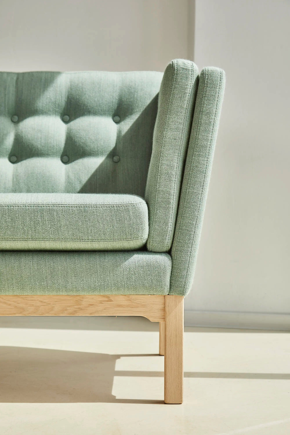 AH 70 Sofa