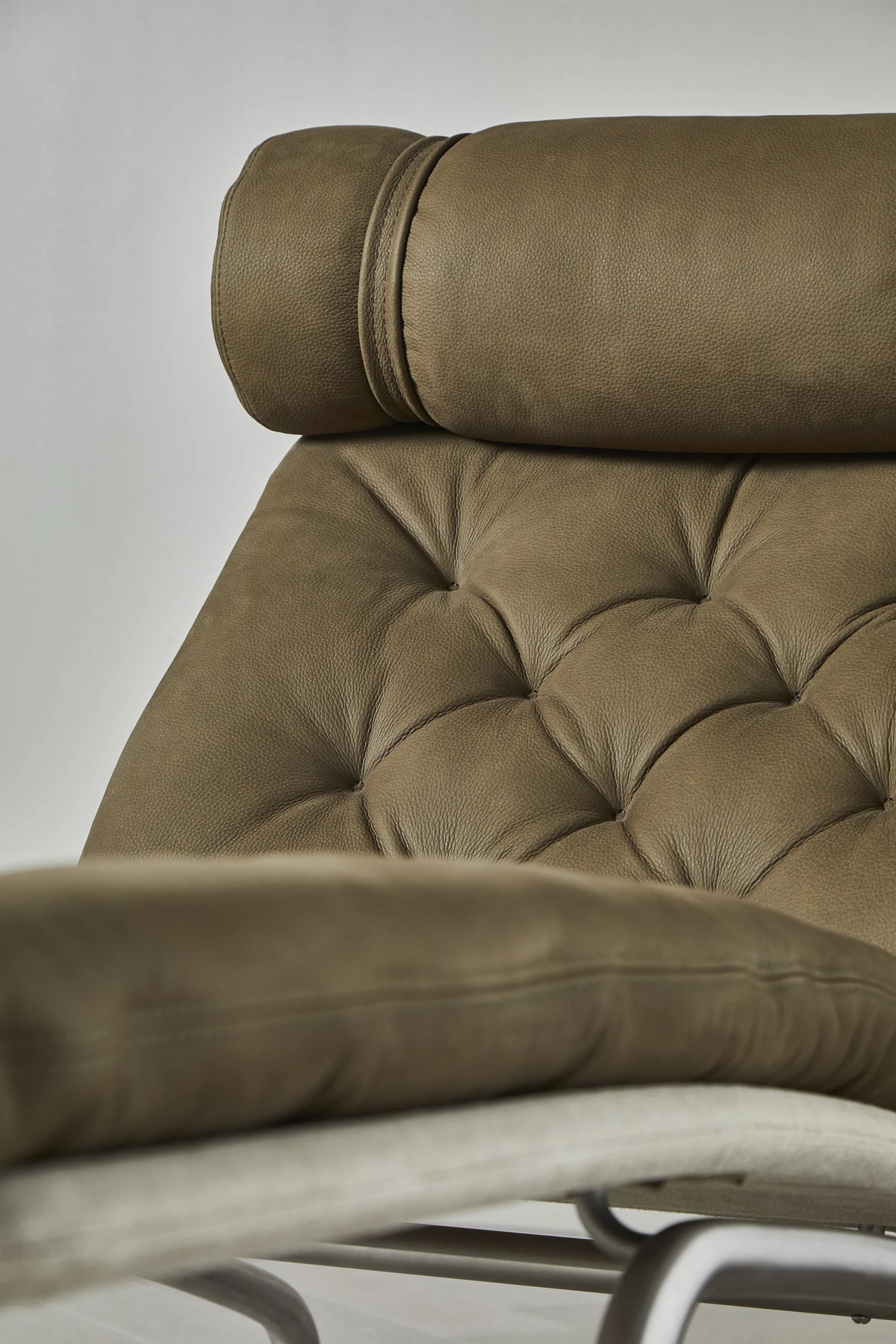 AV 72 The Vodder Chaise