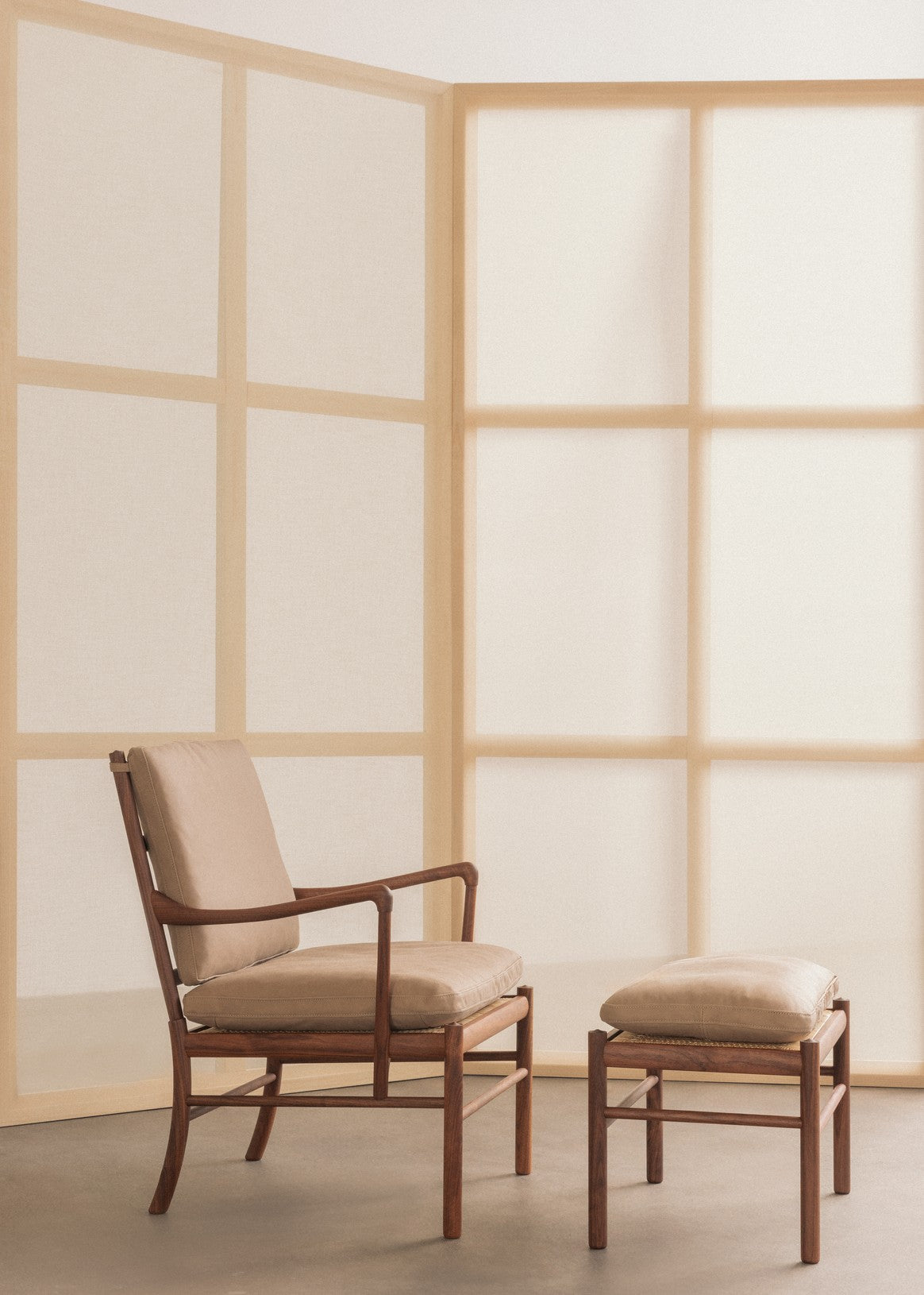 OW149 Lounge Chair