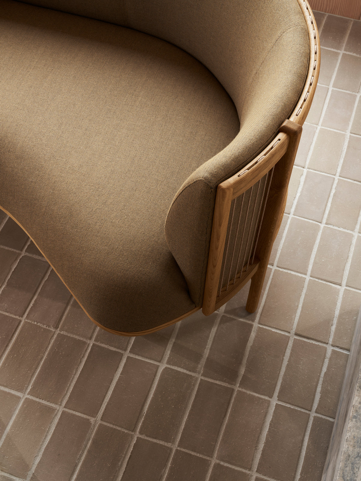 RF1903 Sideways Sofa