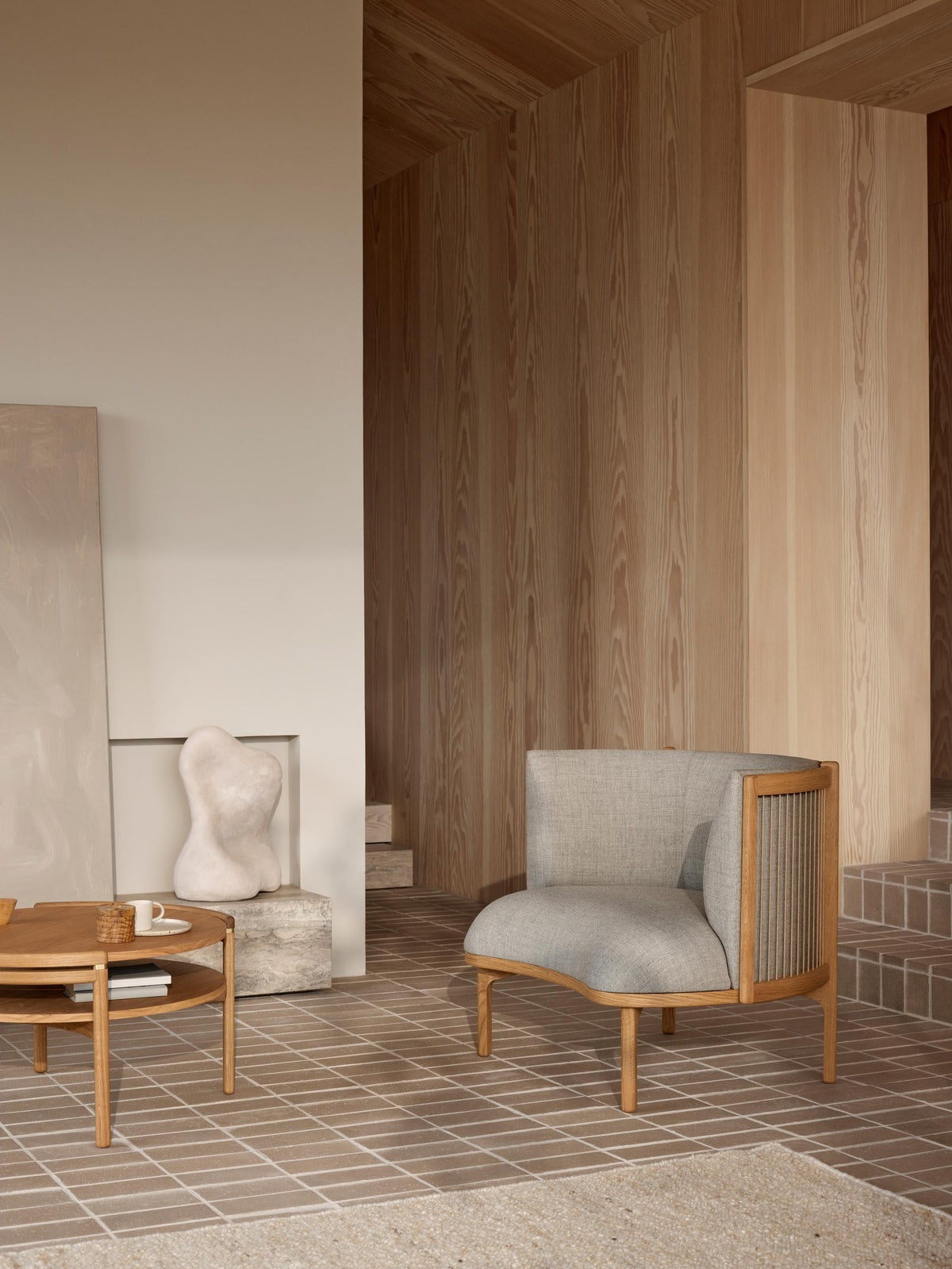 RF1904 Sideways Lounge Chair
