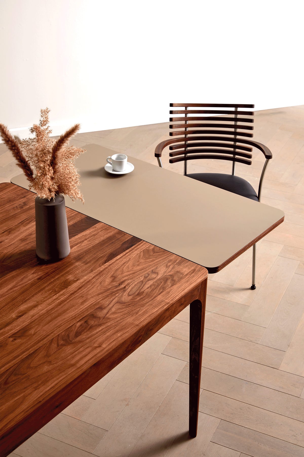 GM 3720 RO Solid Wood Table