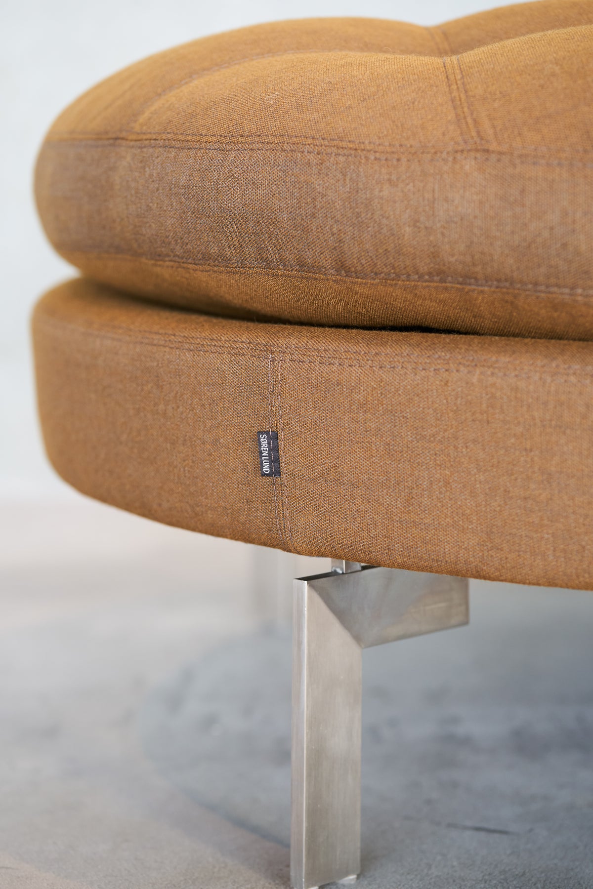 SL 613 Dicentra Pouf
