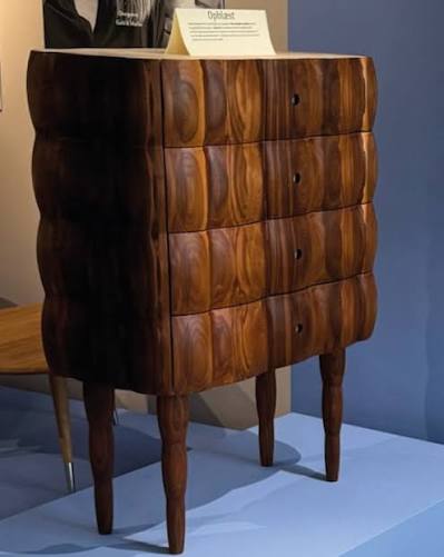AK 1050 Inflated Cabinet